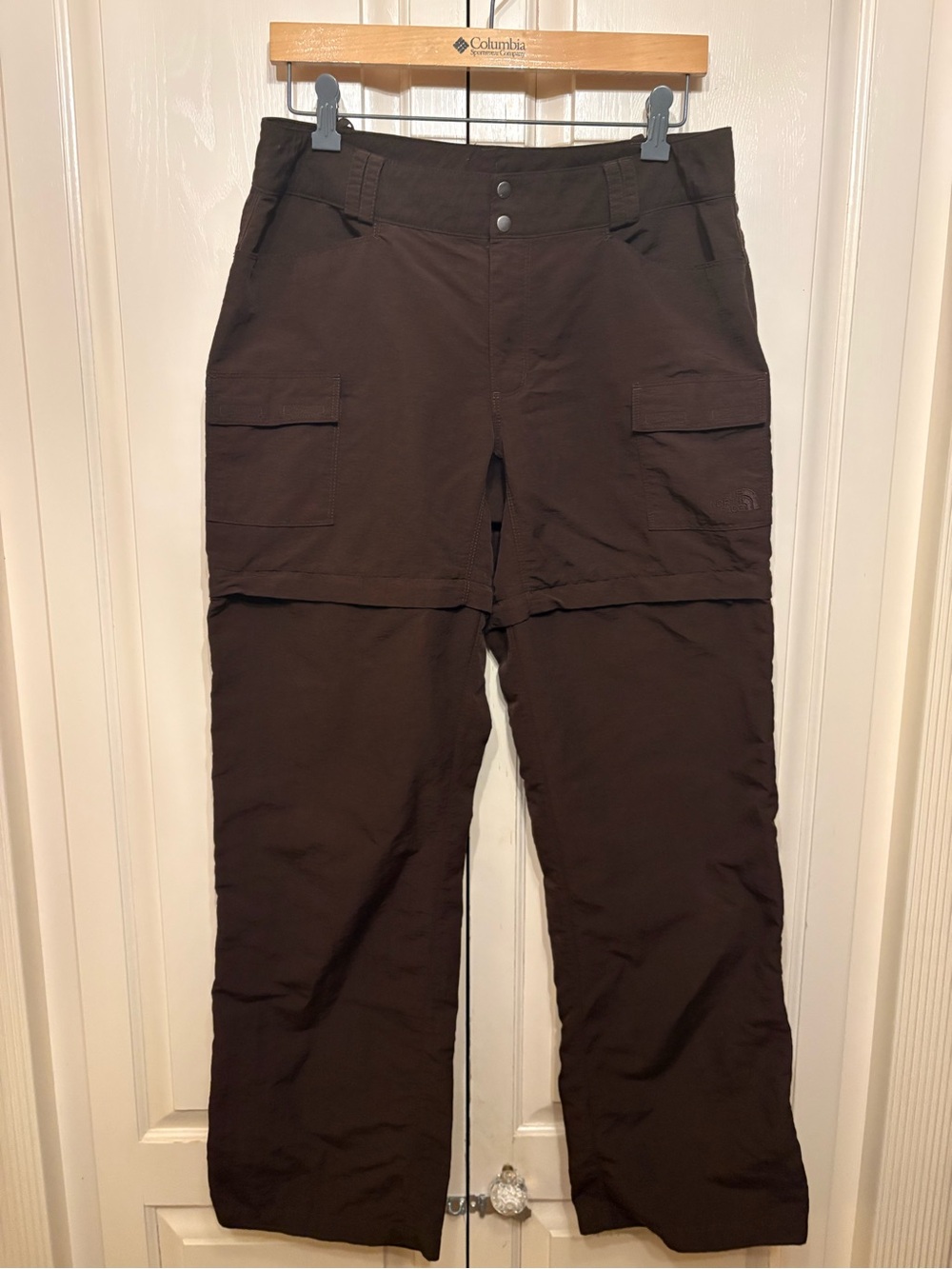 The North Face Women’s  Brown Cargo Zip-Off Pants 100% Nylon LIKE NEW! 🤩